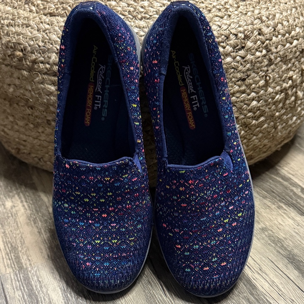 Skechers Relaxed Fit Navy and Multicolor Knit Slip-Ons. Size 7. Like new